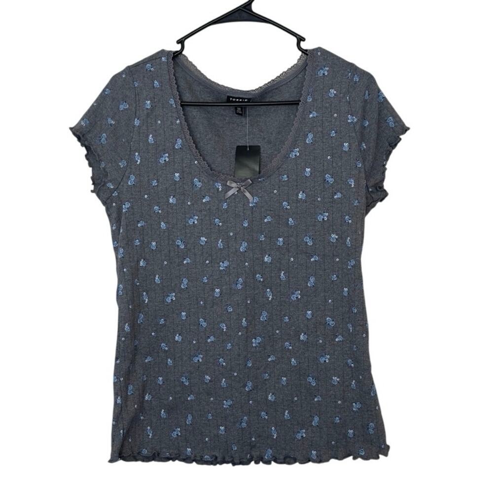 NWT Torrid Lace Trim Fitted Scoop Tee Floral Size 00 Lettuce Edge Ribbed